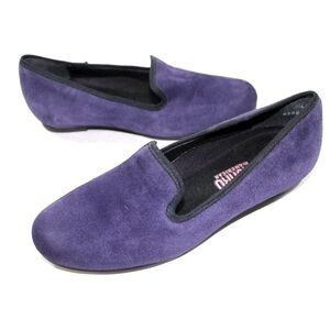 MUNRO AMERICAN 
Royal Purple Suede Loafer/Flats